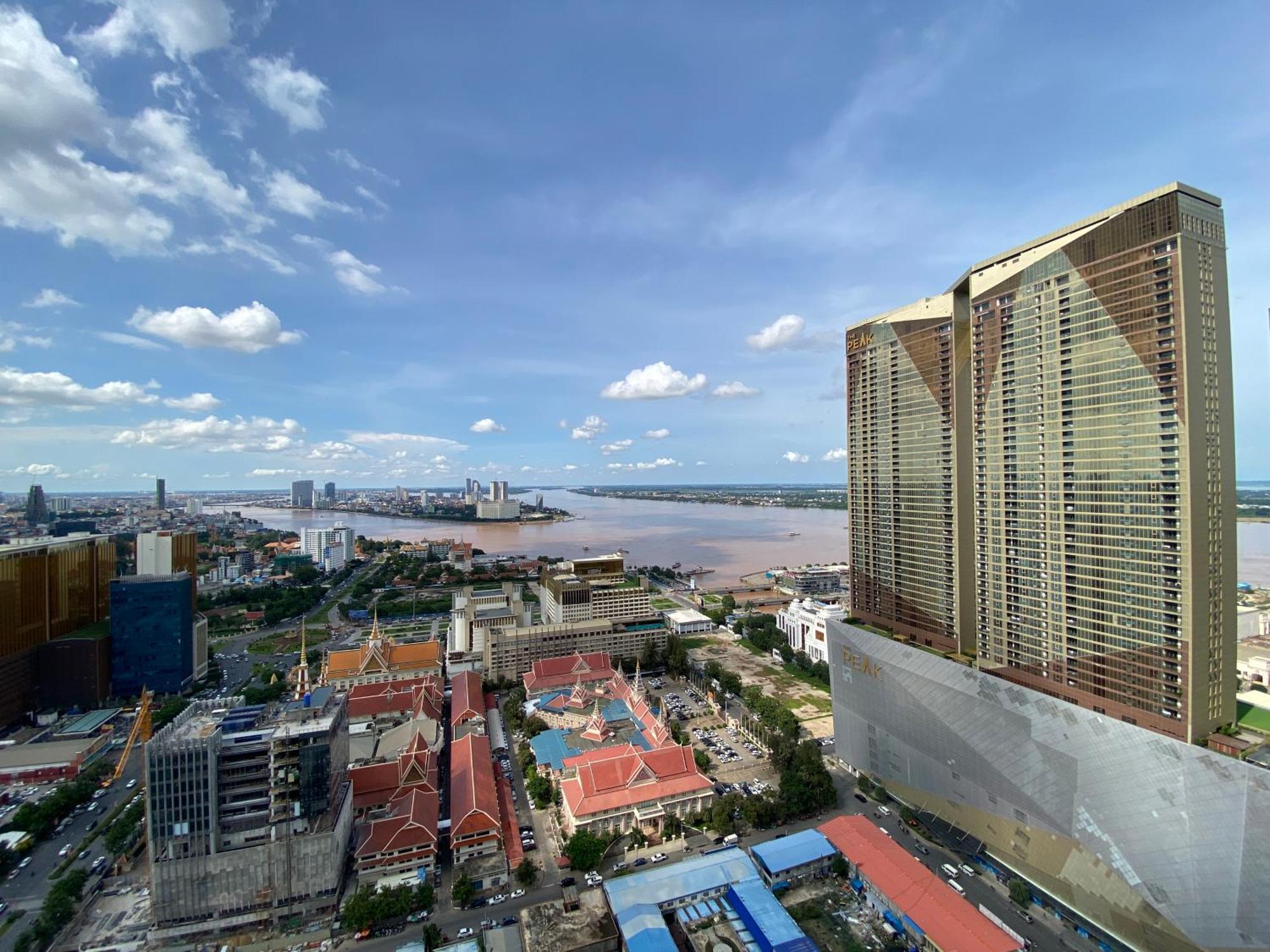 The Bridge Club Hotel Phnom Penh Exterior photo